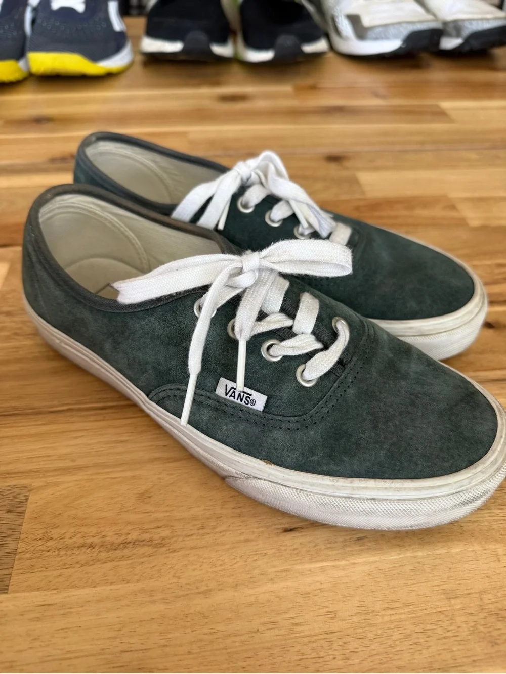 Vans classic silhouette